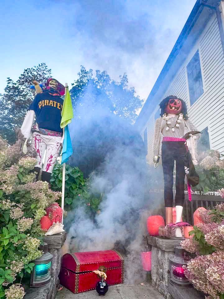 #23: Davy Bones and Pirate Peg